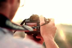 Morreu Eduardo Gageiro, fotojornalista da realidade do país e do 25 de Abril, aos 90 anos