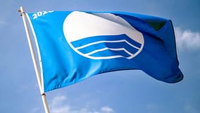 Praias do Pedrógão e da Lagoa da Ervedeira com Bandeira Azul