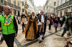 Carnaval de Torres Vedras satiriza com carros alegóricos animados em ano de centenário
