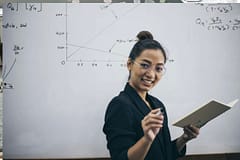 Governo vai criar apoio até 300 euros para professores deslocados