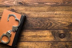 Ministério Público acusa jovem de homicídio e profanação de cadáver da irmã em Peniche