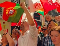 Legislativas: “Que ninguém fique em casa”, pede Pedro Nuno após descer o Chiado