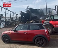 Óbidos: Notícias em Direto impedido de captar imagem junto ao armazém de fruta consumido pelas chamas para “evitar primeira morte” do incêndio