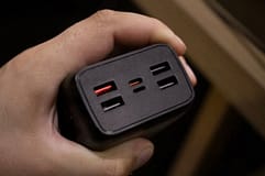 Dispositivos móveis da UE com carregador único a partir deste sábado com nova lei europeia