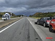 Acidente na A22 junto à fronteira com Espanha causa um ferido grave e dois ligeiros