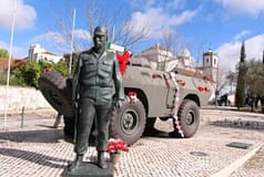 25 Abril: Ameaça a Salgueiro Maia prometia “muitas cabeças de capitães penduradas nos candeeiros”