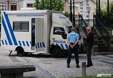 PSP diz que viatura que está na esquadra do Bom Pastor no Porto não é unidade móvel