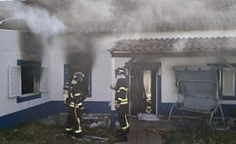 Incêndio numa habitação em Setúbal faz um morto e dois feridos graves c/ fotos