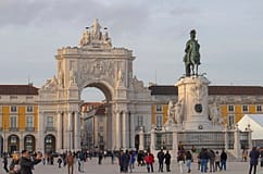 Aumento de brasileiros obriga a mudar local de voto em Lisboa para presidenciais no Brasil