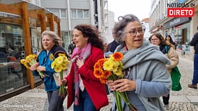 Câmara Municipal das Caldas da Rainha assinala o Dia da Mulher com a entrega de flores