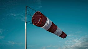 Cascais diz que empresa paga dívida no aeródromo com penhora de verbas do Estado