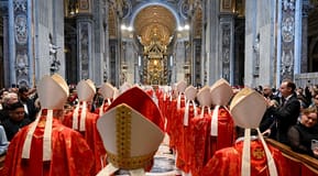 Conclave: Decano dos Cardeais pede eleição do Papa que a humanidade precisa