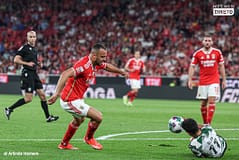 Benfica vence Moreirense e reforça segundo lugar da I Liga (c/fotos)