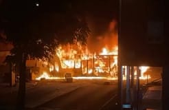 Segundo autocarro ardeu hoje à noite perto do bairro do Zambujal – PSP