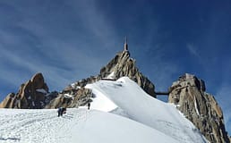 Mau tempo: Três alpinistas morrem no cume do monte espanhol Moncayo