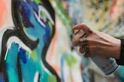 Polícia Judiciária detém em Leiria homem procurado na Suécia por danos com ‘graffiti’