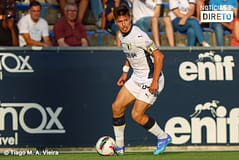 Defesa esquerdo Francisco Moura troca Famalicão pelo FC Porto