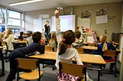 Crianças chinesas destacam-se na escola onde lusófonos são os que mais chumbam