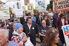 Manifestantes contra hospital no Bombarral deixam estudos a António Costa