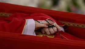 Reportagem: Óbito/Papa: Roma prepara-se para funeral e eleição do sucessor de Francisco