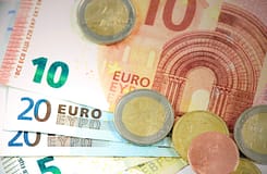 Governo diz que subida do salário mínimo para 870 euros em 2025 é significativa