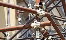 Assaltantes da Secretaria-Geral do MAI subiram pelos andaimes do prédio ao lado