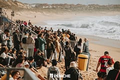 Francesa Johanne Defay vence prova da elite do surf em Supertubos