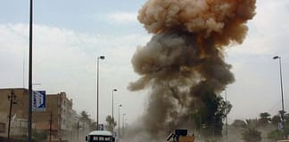 Três mortos e 90 feridos em ataque bombista contra mesquita no Paquistão