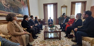 Caldas da Rainha e Óbidos entregam petição para localização do hospital ser discutida na AR