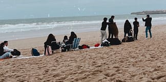 Nova chamada às 13:15 para prova de surf em Supertubos