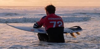 Líder Jack Robinson enfrenta brasileiro João Chianca na final de Supertubos