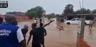 Chuva continua sem dar tréguas a Luanda onde as estradas se transformaram em rios