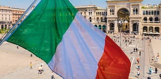 Seis mortos e mais de 80 feridos em incêndio num lar em Milão