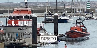 Embarcação com seis tripulantes encalhou em Peniche