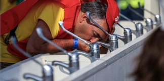 JMJ: Jovens “desesperam” para encher garrafas de água para suportar altas temperaturas