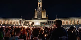 Reportagem: JMJ: Peregrinos dormem no Santuário e marcam lugar para ver Francisco