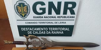 Peniche: Três pessoas detidas por tráfico de droga e posse ilegal de armas