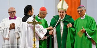 Papa saúda povo da China a partir da vizinha Mongólia