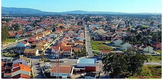 Sesimbra: Rapaz com ferimentos graves após queda de 4.º andar