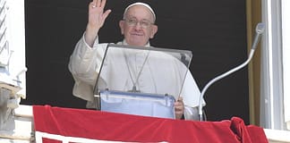 Instituição fundada pelo Papa abre-se à comunidade em Cascais para homenagem a Francisco