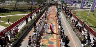 Porto de Mós celebra Semana Santa com recriações, flores, música e gastronomia