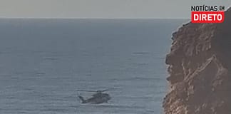 Alcobaça: Buscas por praticante de parapente que caiu ao mar na praia da Gralha suspensas às 19:00